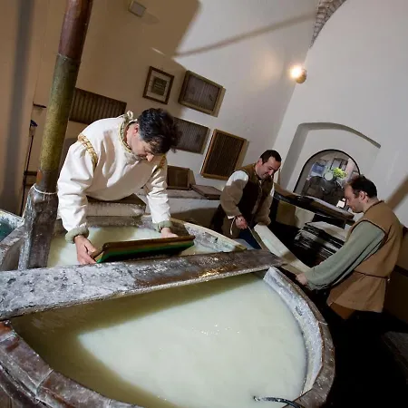 Battista Grotte Di Frasassi *