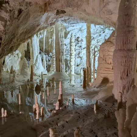 Battista Grotte Di Frasassi *