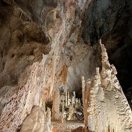 Alpehytte Battista Grotte Di Frasassi