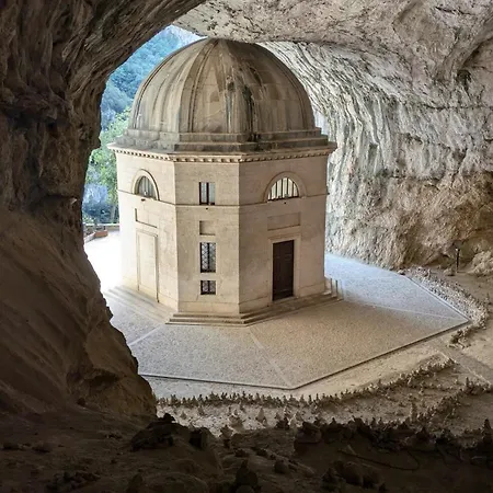 Battista Grotte Di Frasassi Alpehytte Fabriano